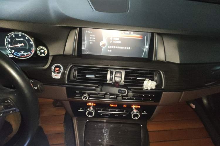 Used BMW 5 Series 2014 525Li Luxury Design Package