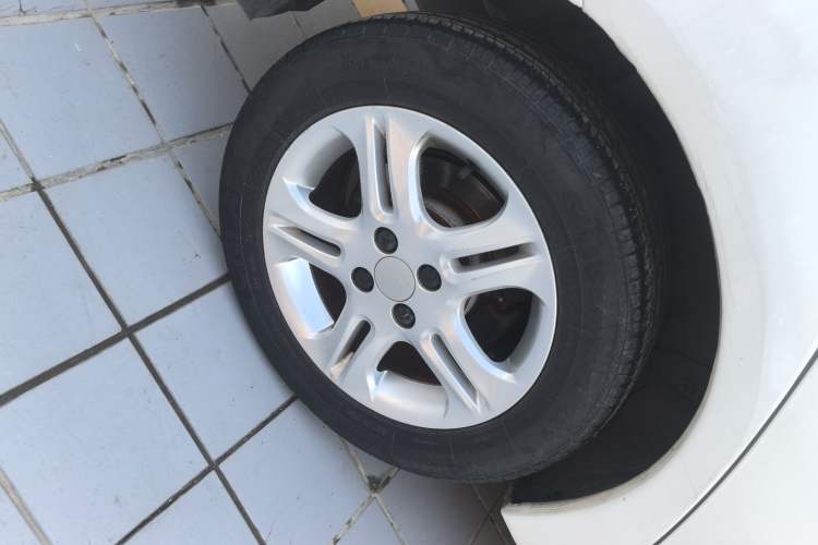 Used Geely Auto Diamond 2014 Sedan 1.5L Manual Entry-Level Model
