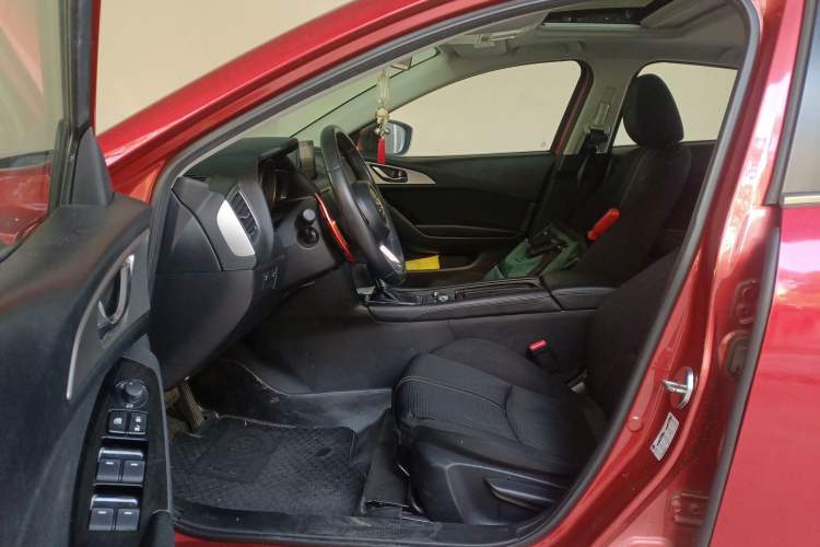 Used Mazda Mazda 3 Axela 2017 Hatchback 2.0L Automatic Luxury Model Emission Standard China V
