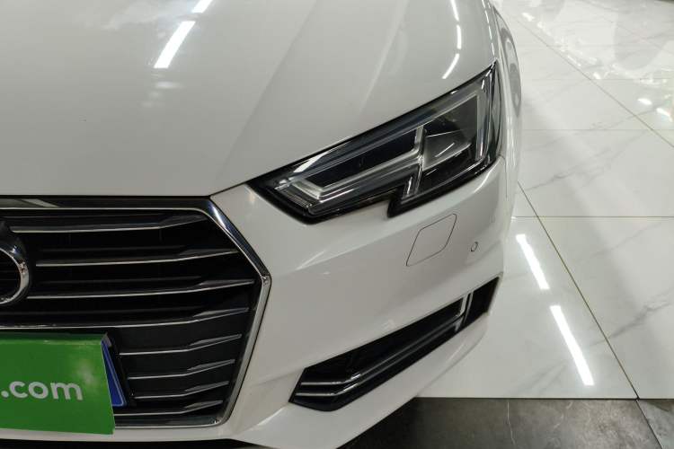 Used Audi A4L 2019 40 TFSI Ambition China VI
