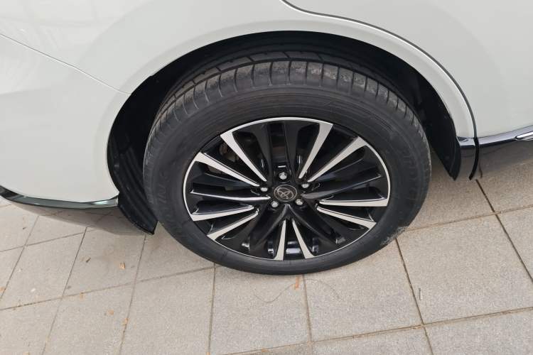 Used Toyota Venza 2023 2.0L CVT Two-Wheel Drive Prestige Version
