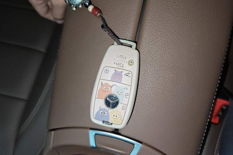 Used Mercedes-Benz E-Class New Energy 2023 E 350 e L Plug-in Hybrid Sports Sedan