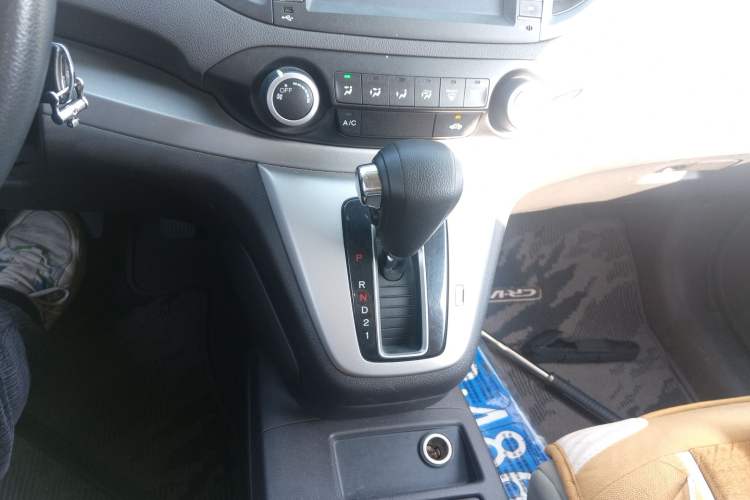 Used Honda CR-V 2012 2.0L two-wheel drive urban version
