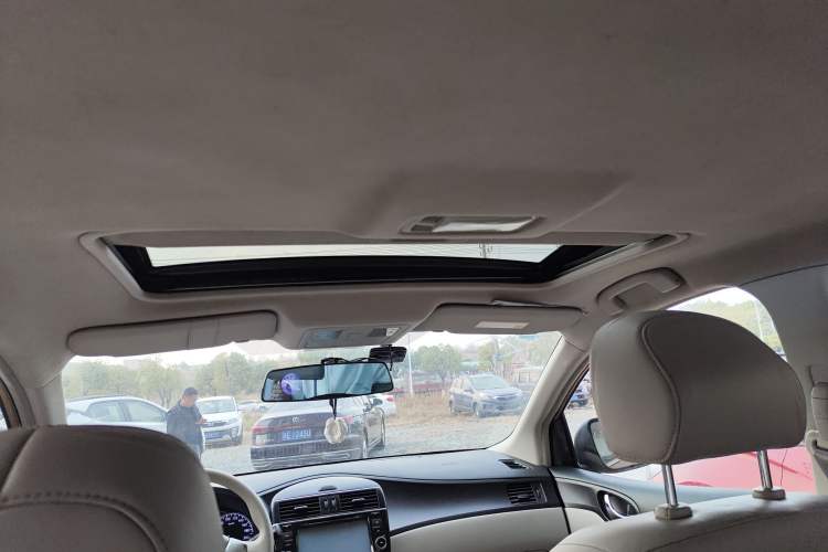 Used Nissan Tiida 2011 1.6L CVT Smart Version
