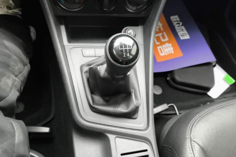 Used Volkswagen Gran Lavida 2015 1.6L Manual Fashion Edition