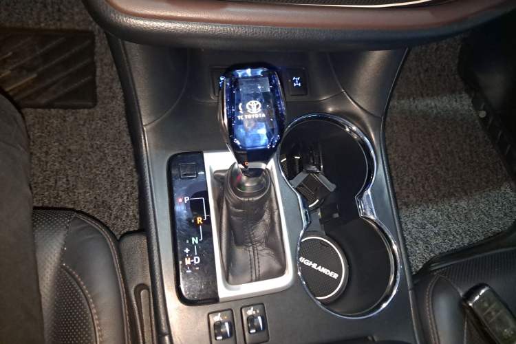 Used Toyota Highlander 2017 2.0T Four-Wheel Drive Luxury Edition 7 Seats
