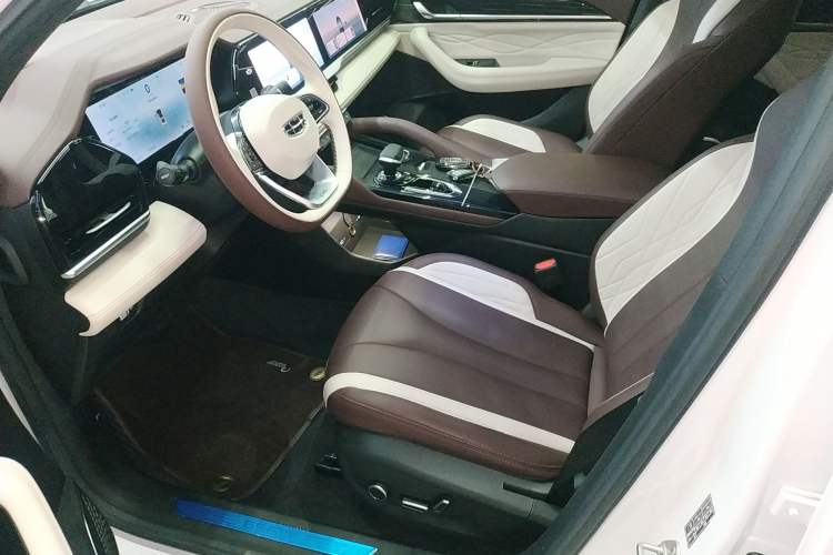 Used Geely Auto Monjaro L 2024 2.0TD High-Power Automatic Two-Wheel Drive Yunqi Version