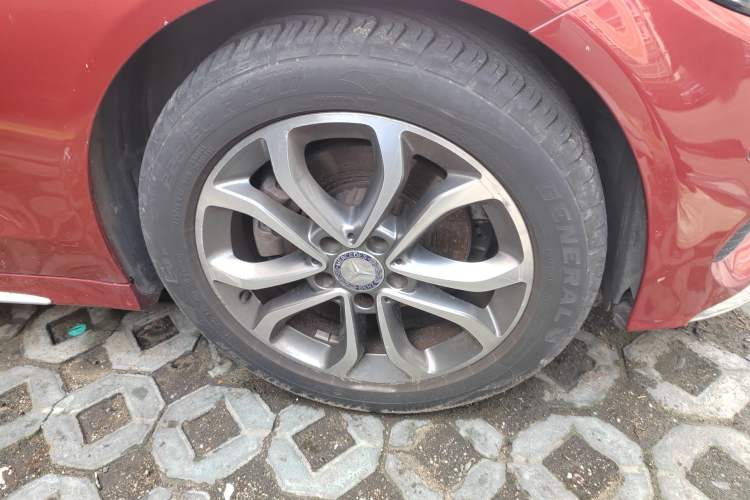 Used Mercedes-Benz C-Class 2015 Facelift C 200 L
