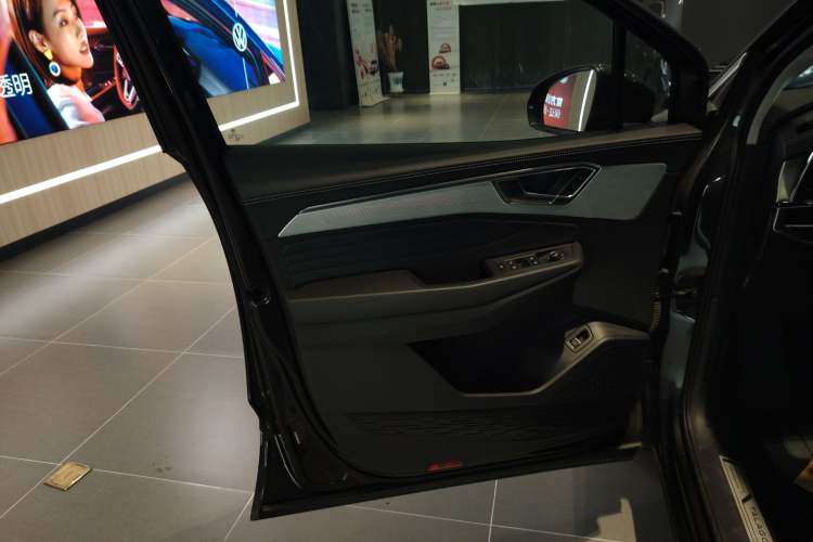 Used Volkswagen Talagon 2023 Facelift 380TSI All-Wheel-Drive Luxury Jiajing Pro 6-Seater
