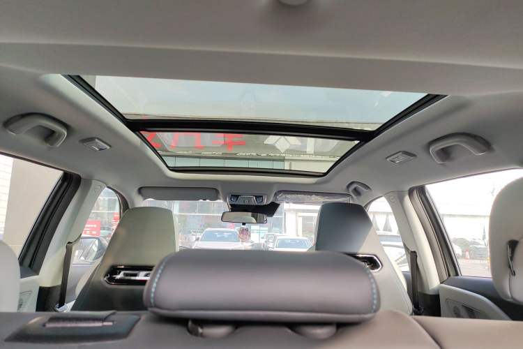 Used Changan UNI-Z New Energy 2024 Blue Whale Smart Electric iDD 125km Excellence Model
