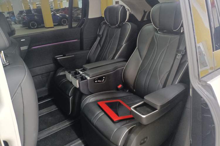 Used XPeng X9 2024 702 Ultra-Long Range Max
