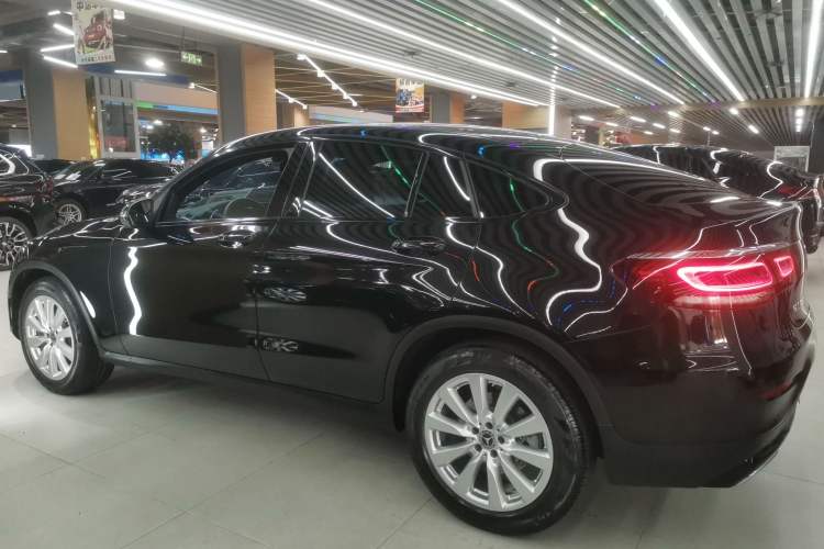 Used Mercedes-Benz GLC Coupe 2021 GLC 260 4MATIC Coupe SUV
