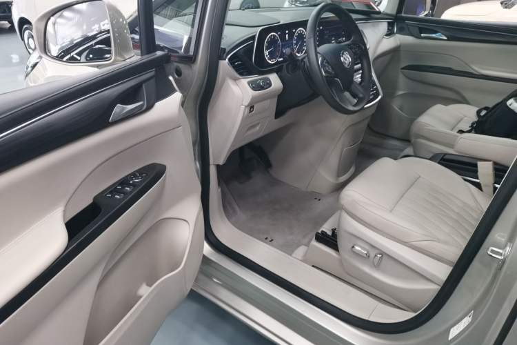 Used Buick GL8 2023 ES Lu Zun Comfort Model
