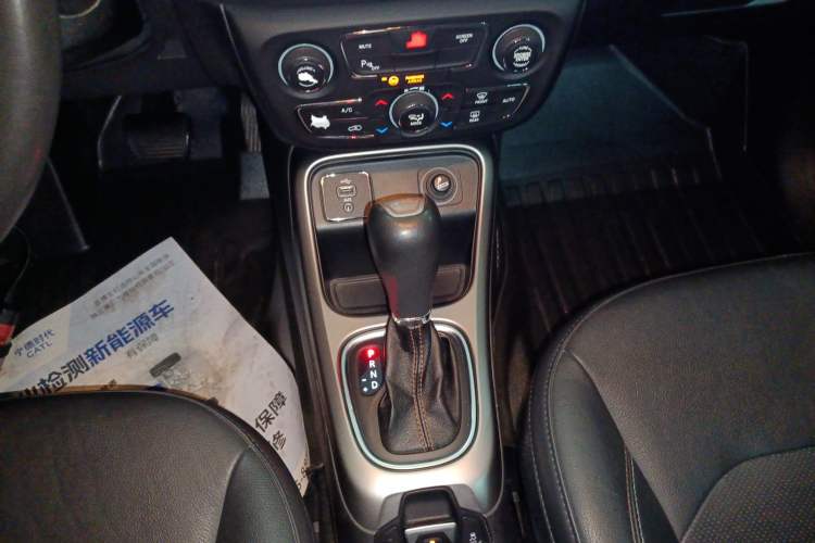 Used  Compass 2017 200T Automatic Family Edition