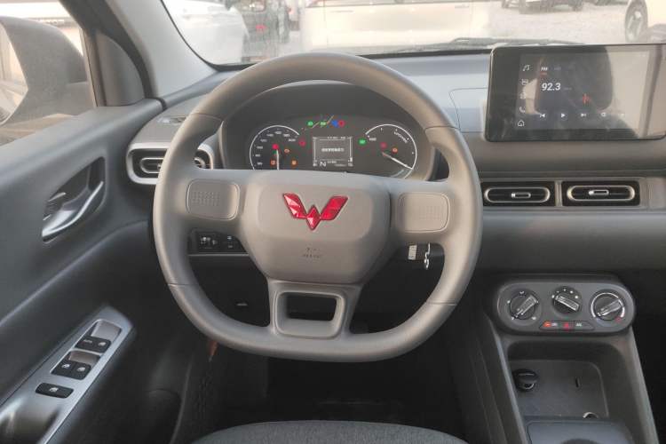 Used Wuling Hongguang New Energy 2025 Extended-Range Hybrid 50KM Comfort Version
