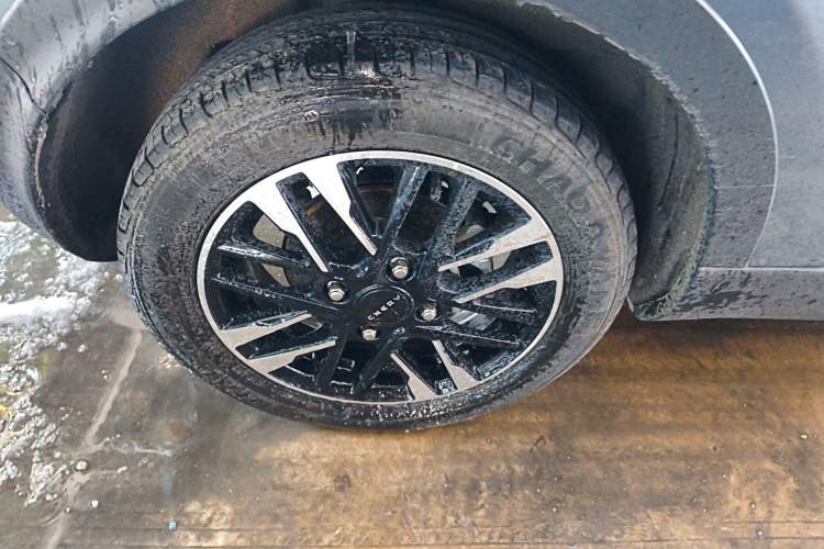 Used Chery Little Ant 2022 Revised Version Sweet Pink Edition Half-Sugar Version Lithium Iron Phosphate 30.7 kWh 30 kW 301 km