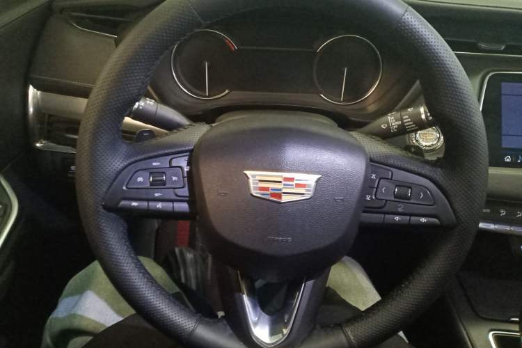 Used Cadillac XT4 2018 28T Two-Wheel Drive Leading Version
