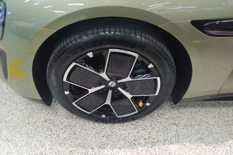 Used  SU7 2024 Rear-Drive Long-Range Intelligent Driving Version
