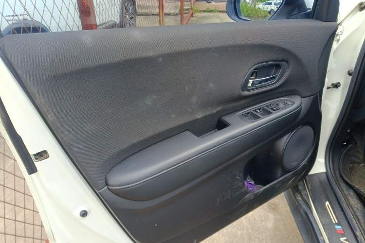 Used Honda Vezel 2020 1.5L CVT Pioneer Edition
