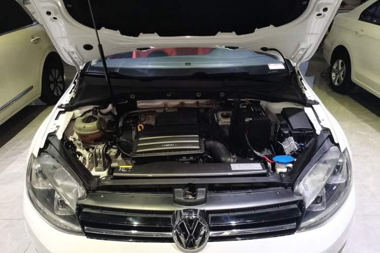 Used Volkswagen Golf 2017 1.6L Automatic Comfort Million-Vehicle Anniversary Edition
