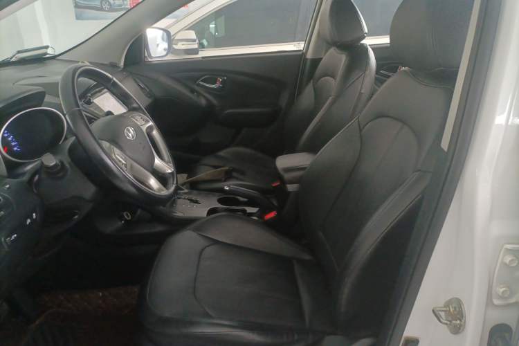 Used Hyundai ix35 2015 2.0L Automatic 2WD Smart Type China IV
