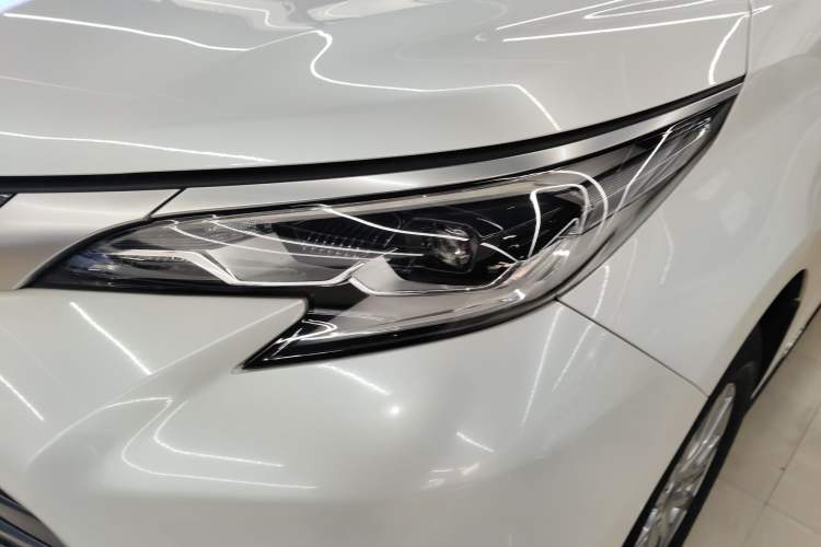 Used Toyota Sienna 2021 2.5L Hybrid Premium Edition
