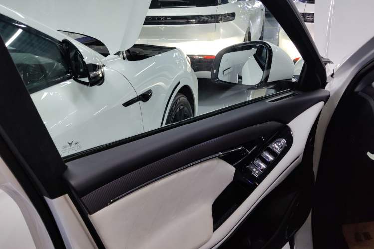 Used VOYAH FREE 2025 318 318 km Rear-Drive Touring Edition
