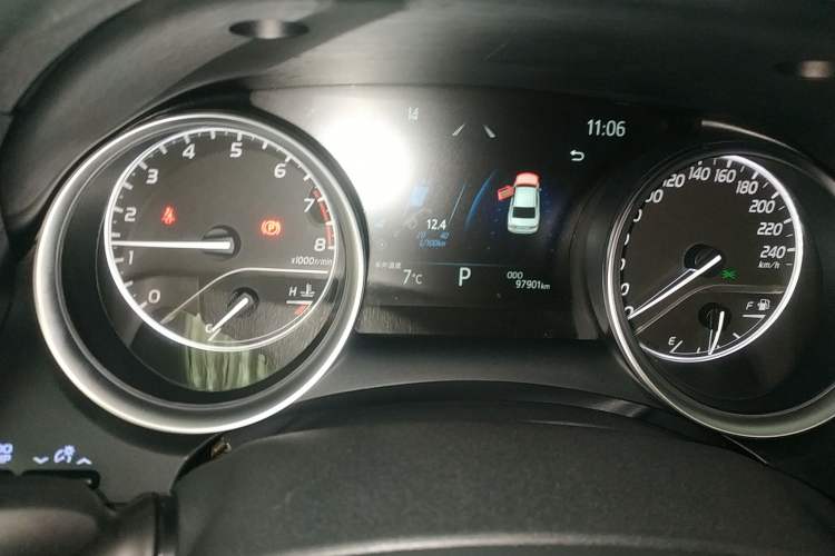 Used Toyota Camry 2021 2.0G Luxury Edition
