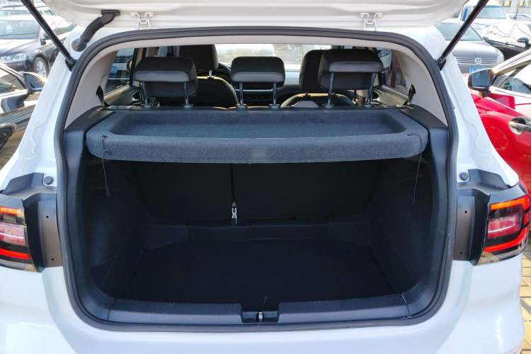 Used Volkswagen Tacqua 2021 200TSI DSG JoyConnect Edition