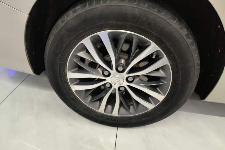 Used Buick GL8 2022 ES Landtrek 653T Luxury Edition