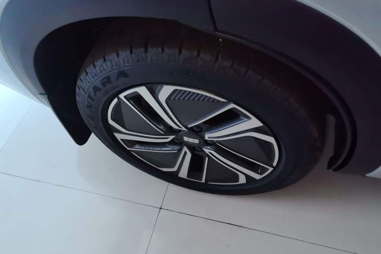 Used  Galaxy Xingjian 7 EM-i 2025 120km Launch+ Version
