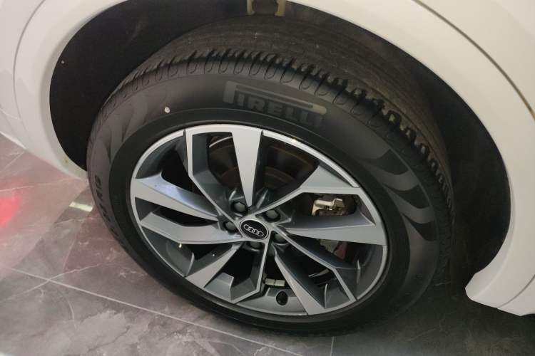 Used Audi Q5L 2023 40T Luxury Dynamic Model
