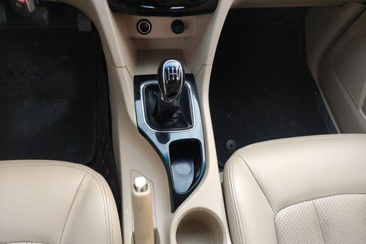 Used Baojun 730 2016 1.5L Manual Comfort Version 7 Seats China V Emission Standard
