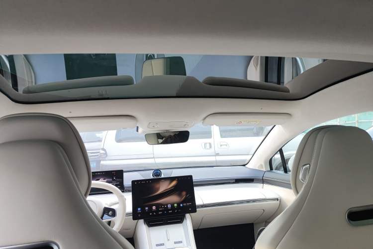 Used Hima Luxeed S7 2025 855 km Max