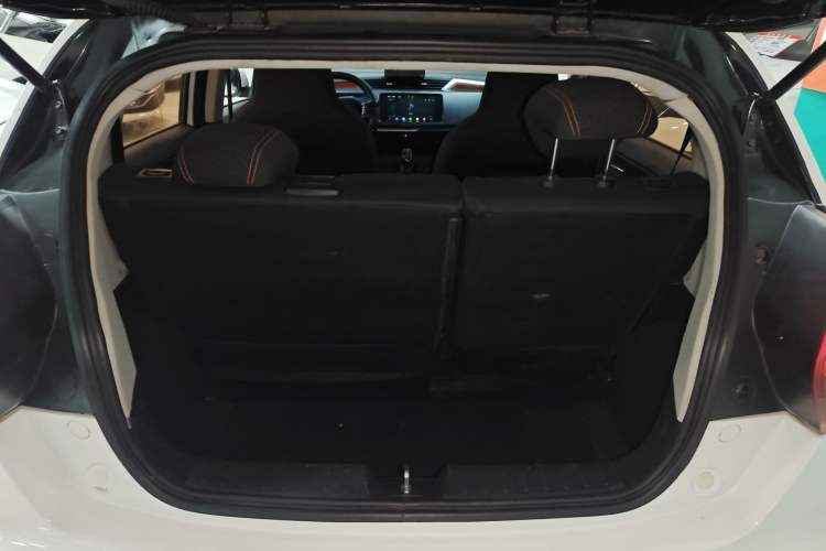 Used Geely Auto Vision X1 2017 1.3L Automatic Fun Edition
