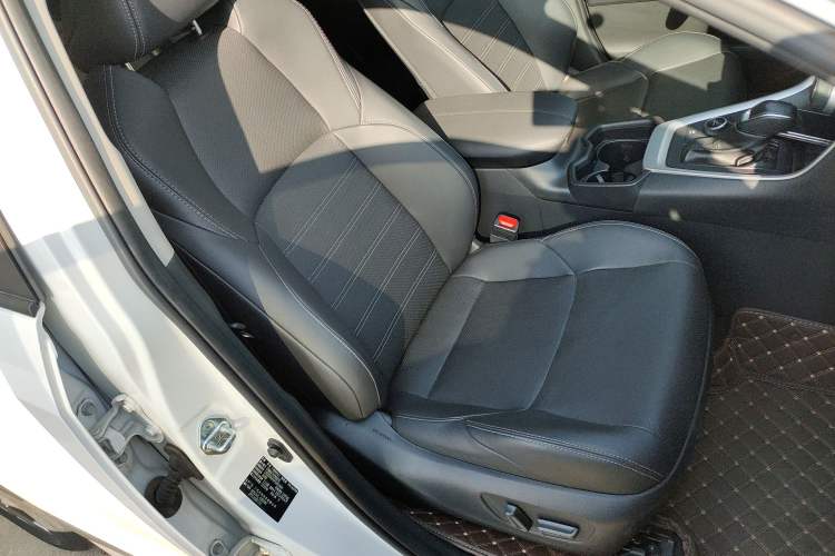 Used Toyota Wildlander 2023 Dual-Motor 2.5L E-CVT Four-Wheel Drive Prestige Edition