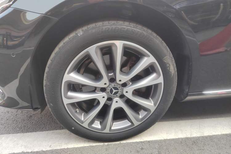 Used Mercedes-Benz E-Class 2019 E 260 L
