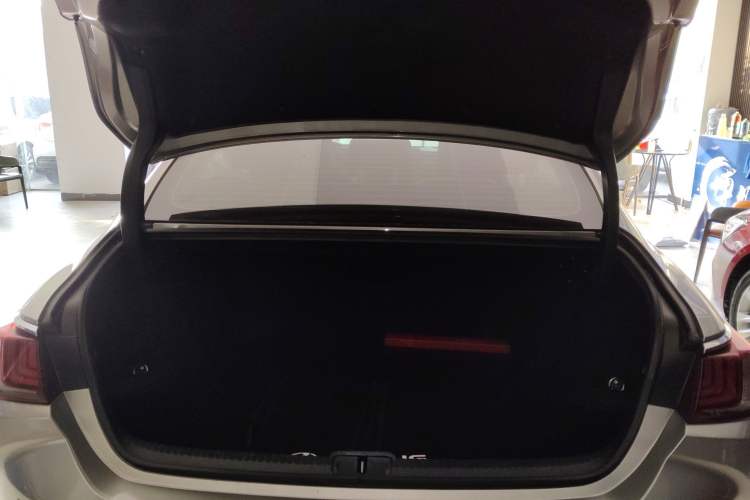 Used Lexus ES 2020 300h Deluxe Edition