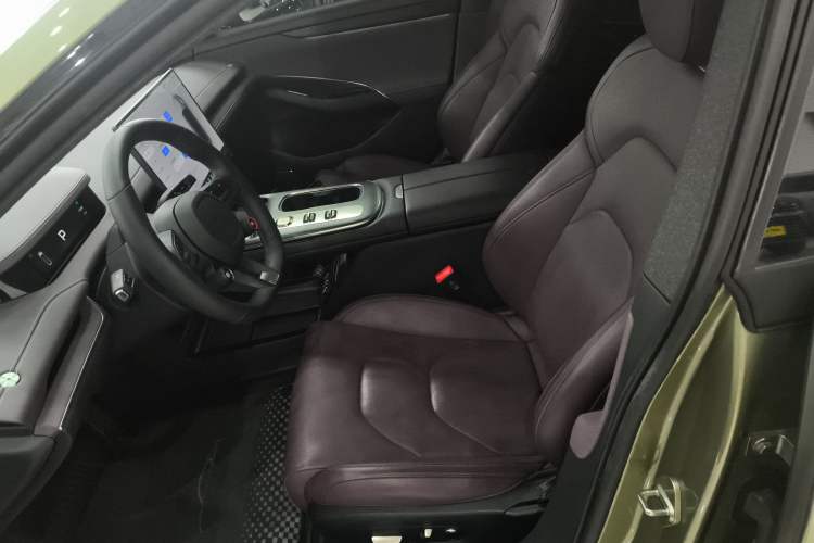 Used  SU7 2024 Rear-Drive Long-Range Intelligent Driving Version
