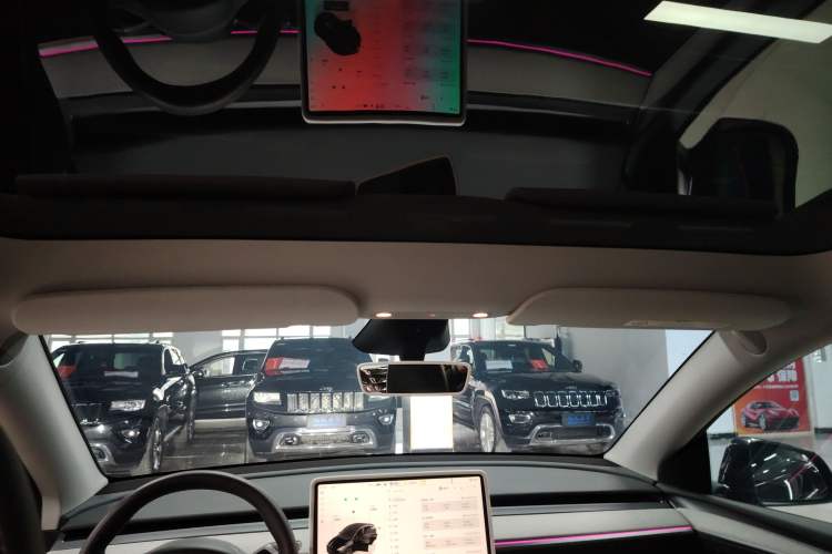 Used Tesla Model Y 2024 Long-Range All-Wheel-Drive Version
