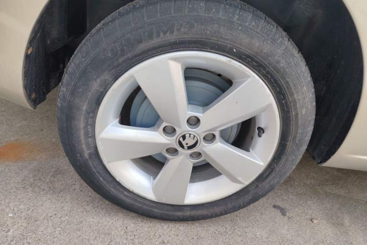 Used Skoda Rapid 2013 1.6L Manual Smart Selection Model
