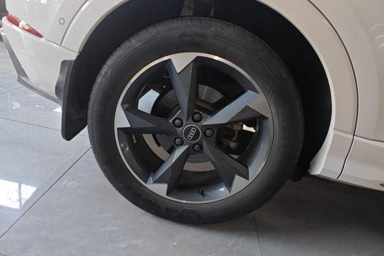 Used Audi Q3 2022 35 TFSI Fashion Dynamic Model