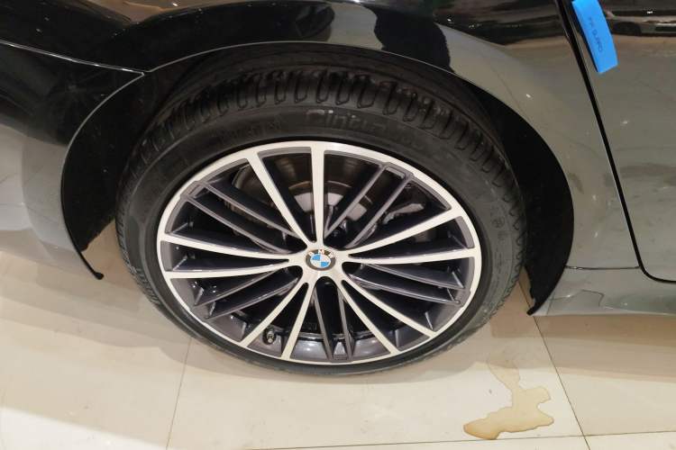 Used BMW 5 Series 2023 Restyled 530Li Leading Edition M Sport Package
