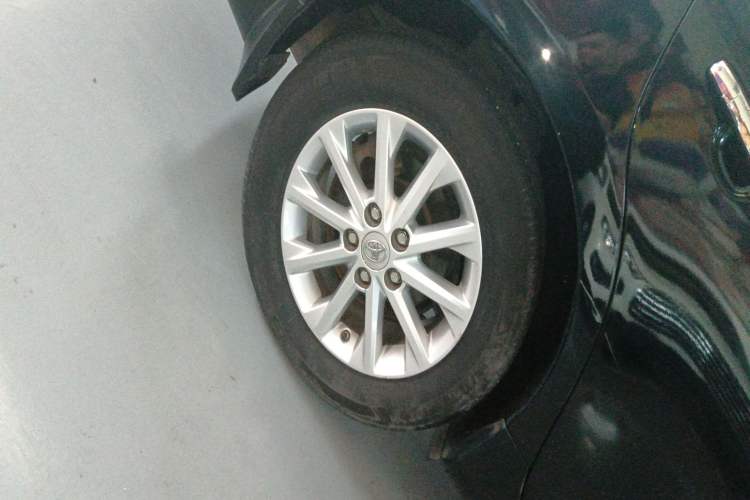 Used Toyota Camry 2015 Dual-Engine 2.5 HG Luxury Navigation Edition
