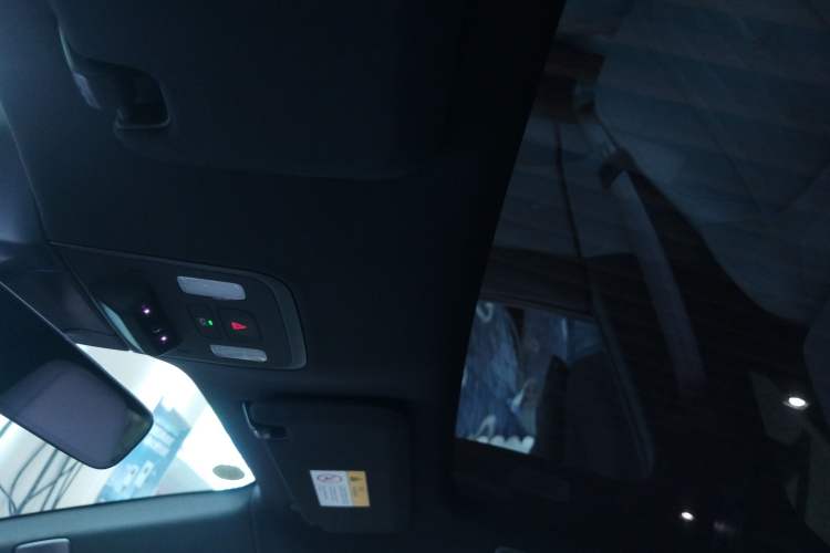 Used ONVO L60 2024 60 kWh Rear-Drive Version