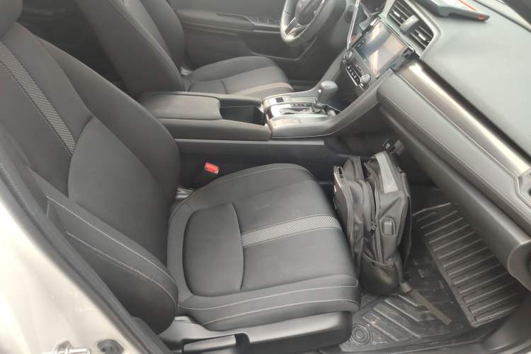 Used Honda Civic 2021 HATCHBACK 220TURBO CVT New Trendsetter
