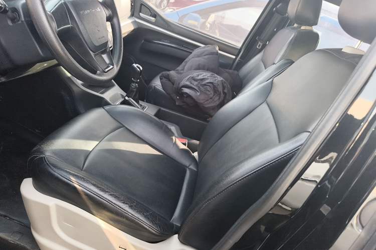 Used FORTHING Lingzhi 2021 M5L 2.0L Utility Model
