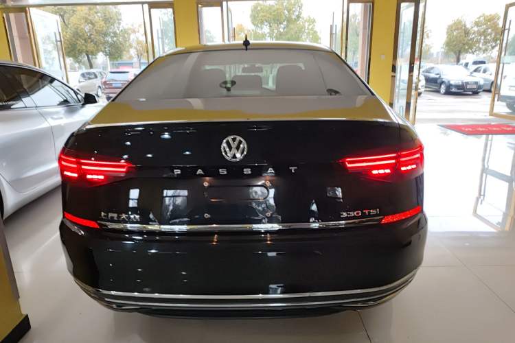 Used Volkswagen Passat 2019 330TSI Luxury Edition China VI Standard

