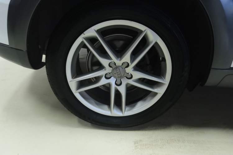 Used Audi Q5 2017 Plus 40 TFSI Technology Model
