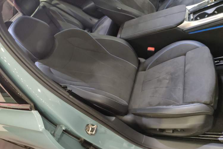 Used Volkswagen Passat 2025 Pro 380TSI Starry Dragon Luxury Edition
